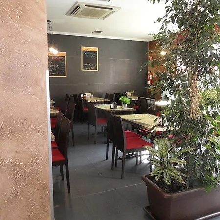 فندق Alfageme 2*