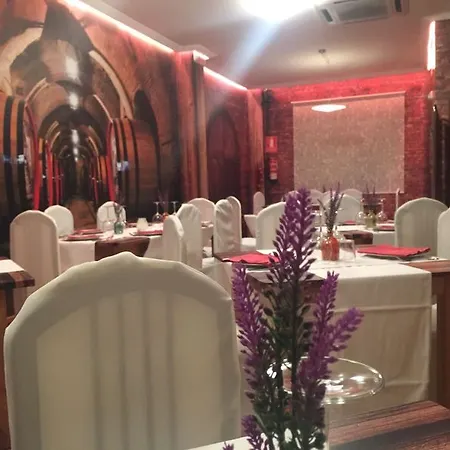 فندق Alfageme 2*