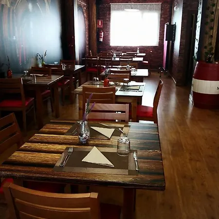 فندق Alfageme 2*